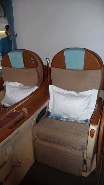 business class Omanair (2).JPG